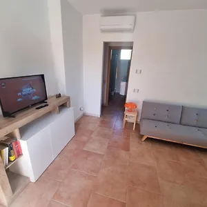 La Perla , Arpiola Italia